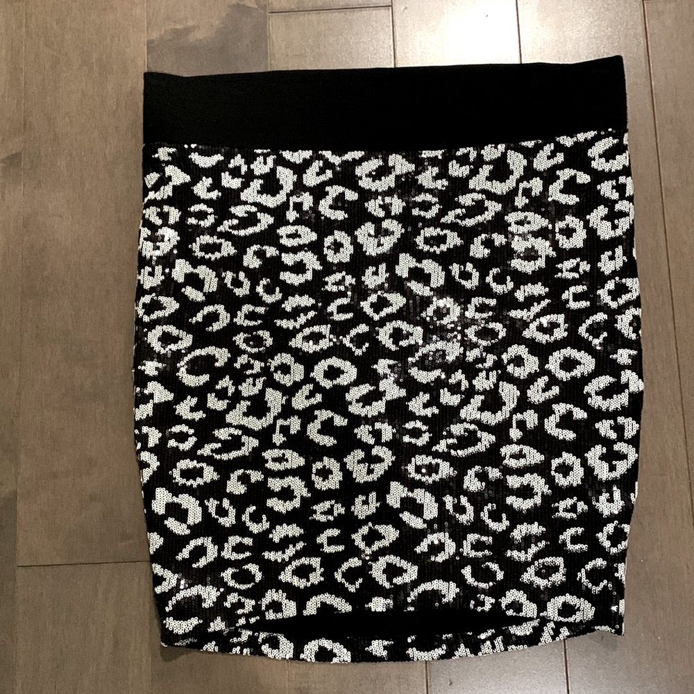 Torrid, sequined leopard print black and white mini skirt, size: 1X